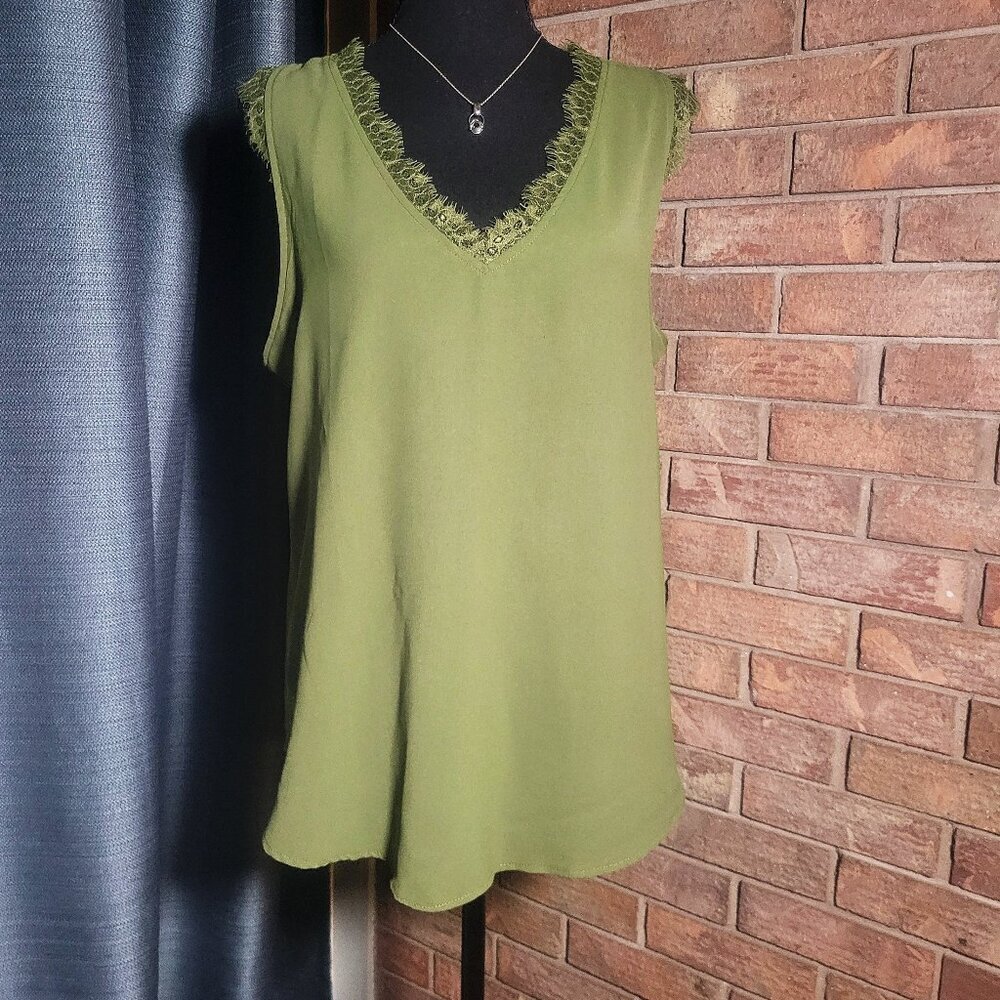 Women's Green Loose Neck Lace Trim Sleeveless Blouse - Size M/L